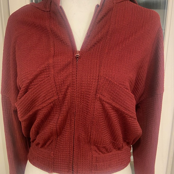BCBG NWT Zipper with Hood and Pockets Higher Rise to Waist Jacket. - Picture 6 of 6